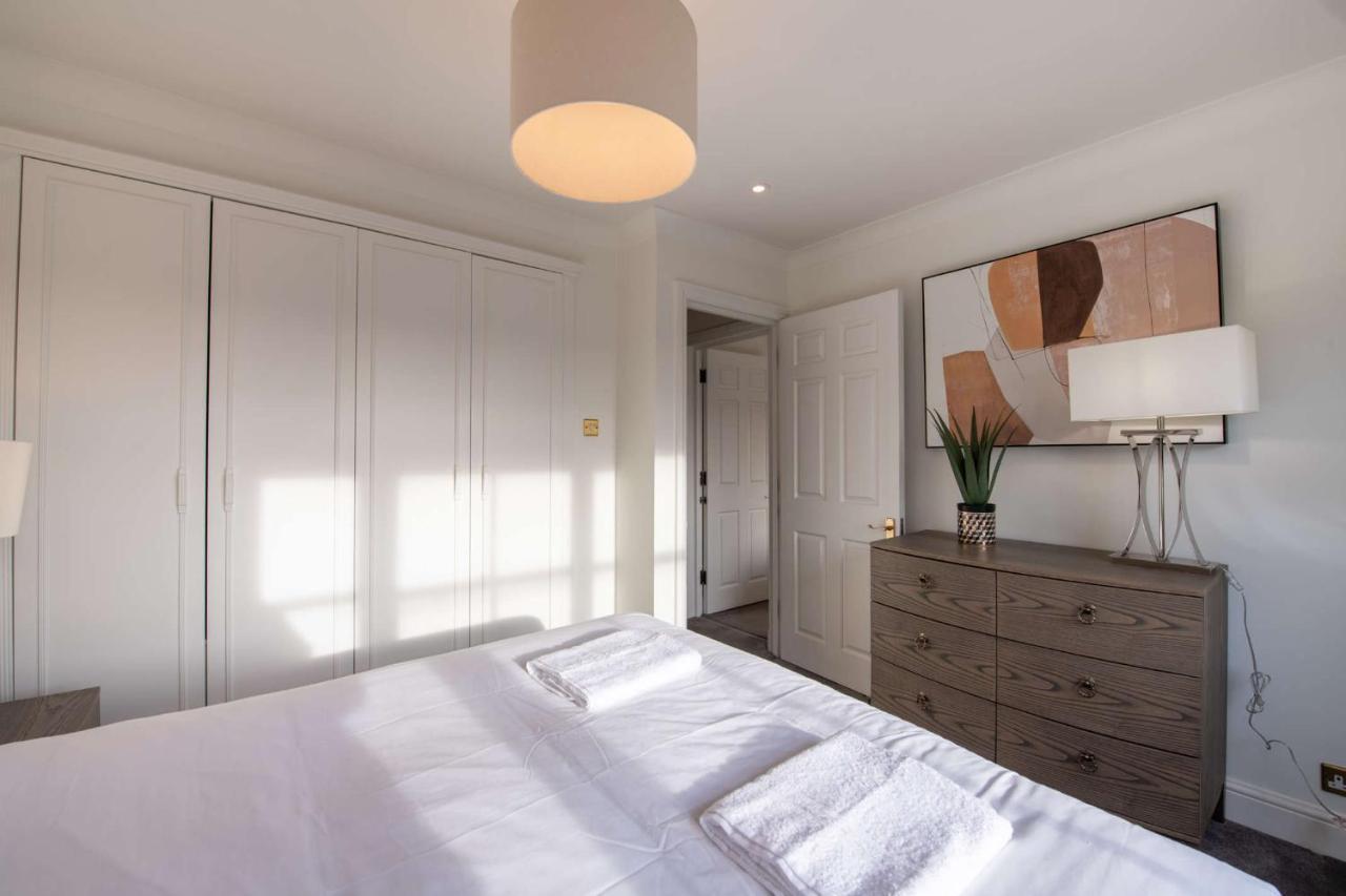 Somerset Court Kensington Apartments لندن المظهر الخارجي الصورة